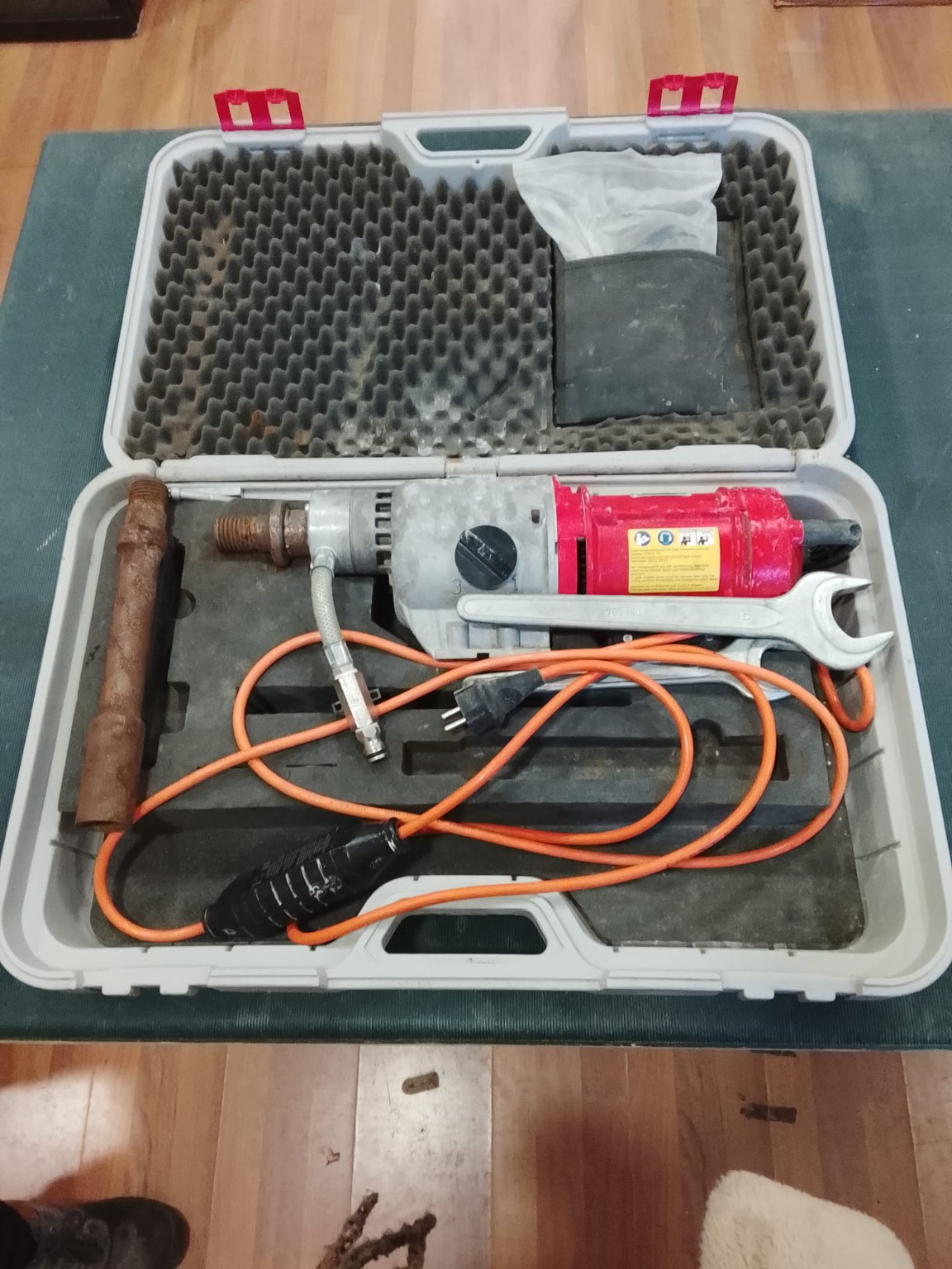 maxima-caromax-800-carotatrice-ad-acqua-per-gresmarmo-con-kit-recupero-acqua-valigetta